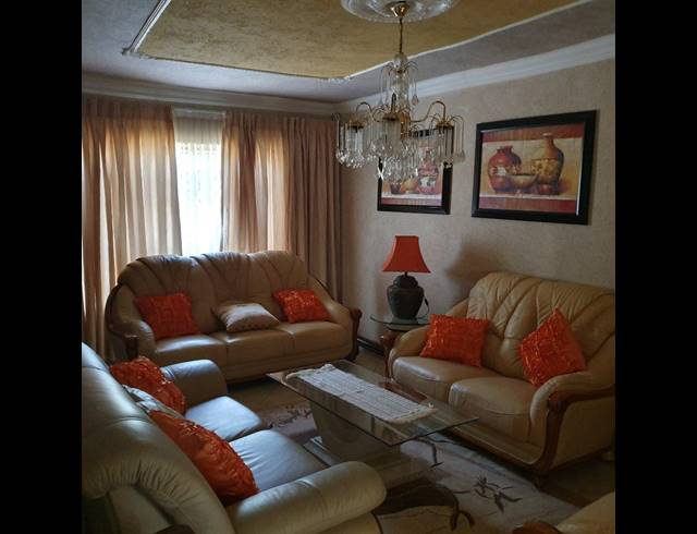3 BEDROOM HOUSE SOLD IN THE ORCHARDS